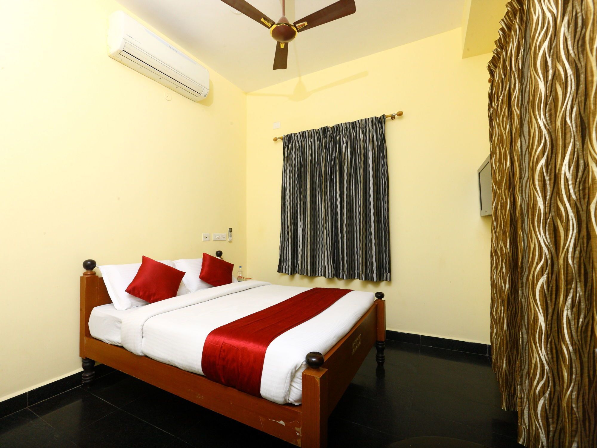 Oyo 10630 Hotel Nano Turf Madurai Eksteriør bilde